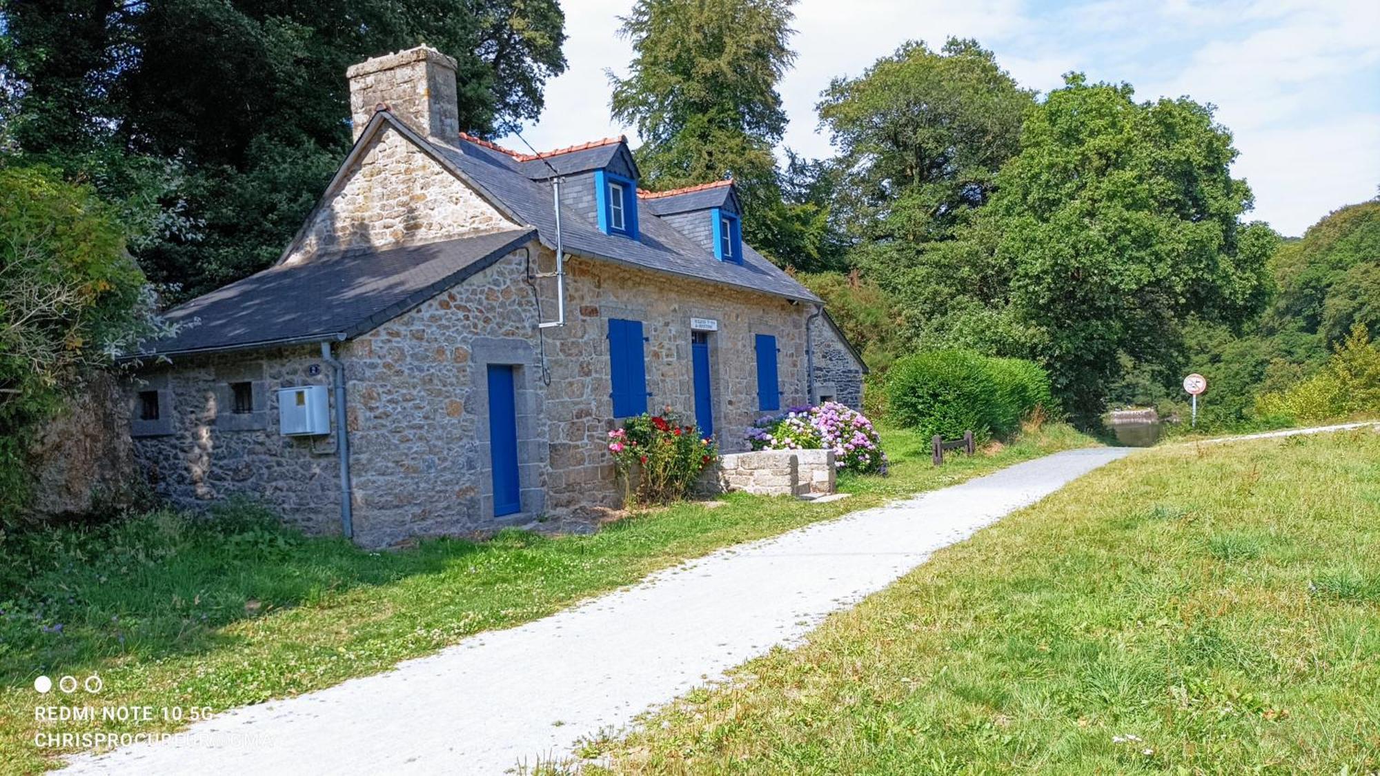 Chez Merlyn Locarn Exterior foto